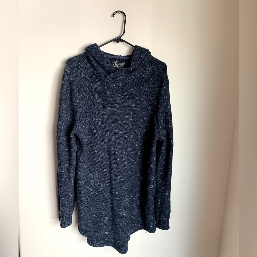 Retrofit Grand MFG sweater in Navy. Comfy, cozy and warm. Size L
